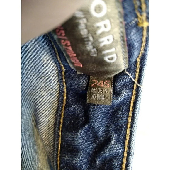 Torrid Distressed Jeans Button Fly Raw Hem High Waisted Sz 24S - Picture 10 of 12